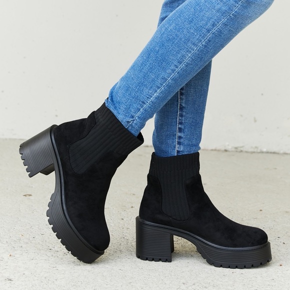 WEEBOO SOCK BOOTIES STRIVE FOR MORE CHUNKY SOLE - Picture 2 of 9